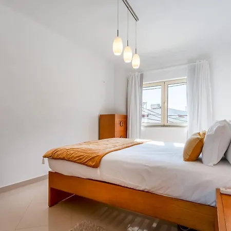Family-friendly With Ac & Patio By Lovelystay Portimão