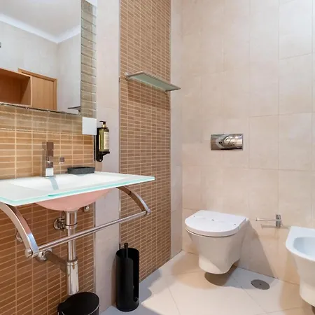 Holiday home Family-friendly With Ac & Patio By Lovelystay