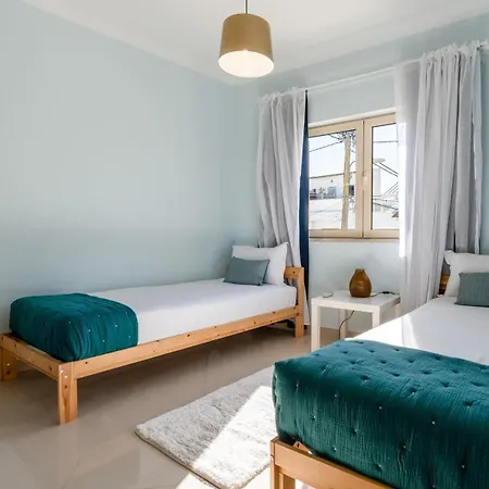 Family-friendly With Ac & Patio By Lovelystay *
